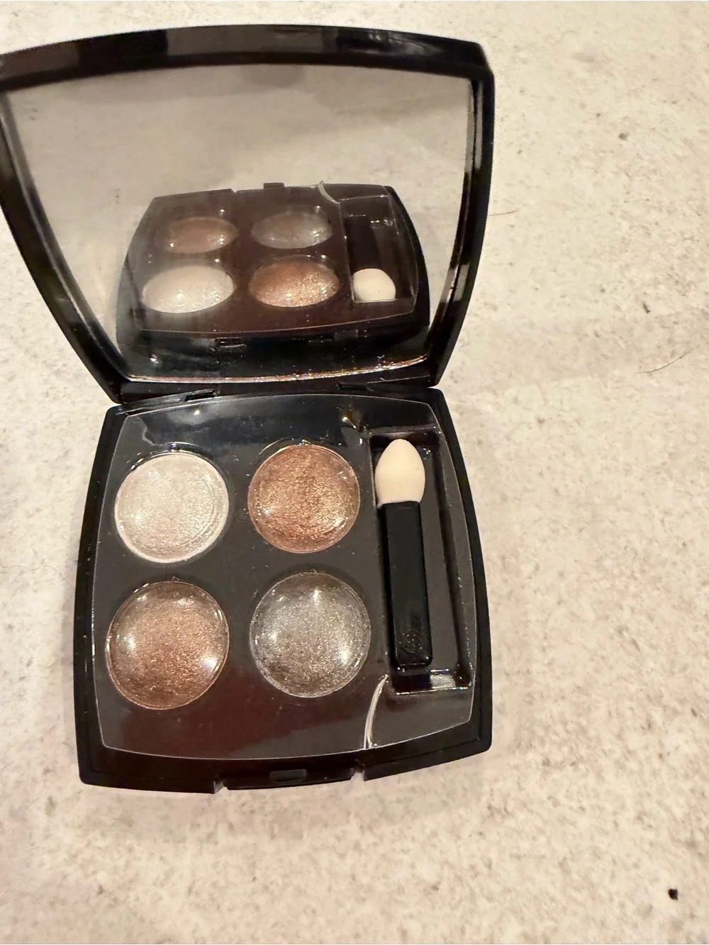 CHANEL Les 4 Ombres Multi-Effect Quadra Eyeshadow 304 (Black Packaging)